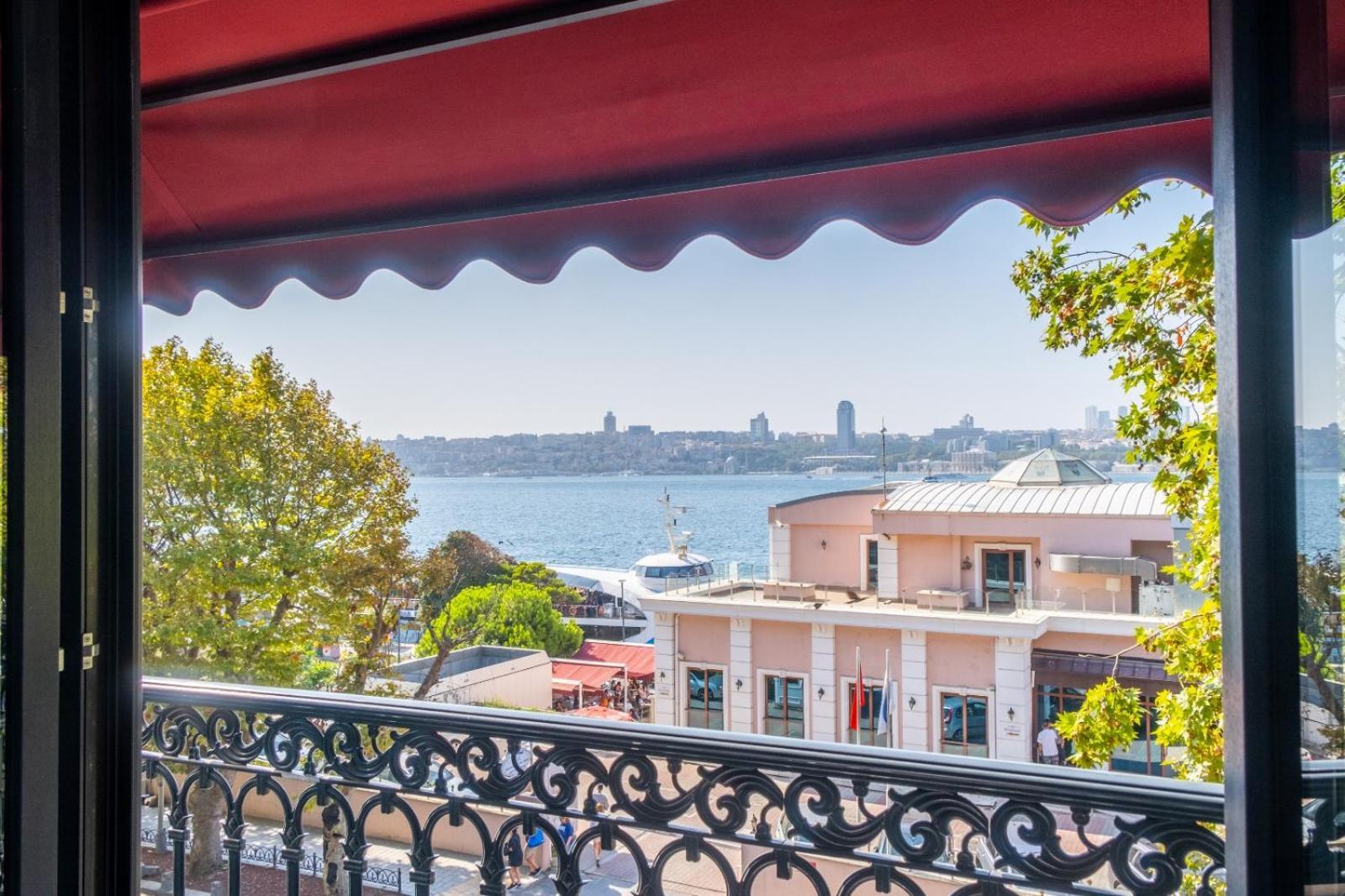 216 Bosphorus Suite Istanbul Bagian luar foto