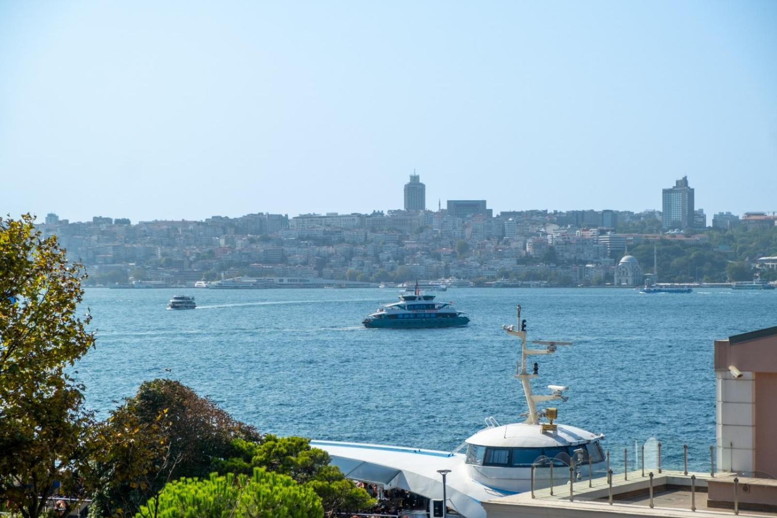 216 Bosphorus Suite Istanbul Bagian luar foto